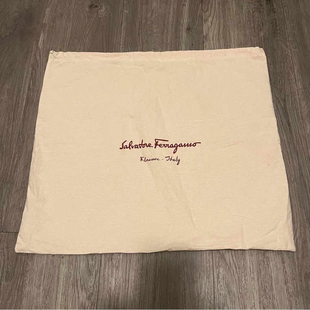 SALVATORE FERRAGAMO Cream Drawstring Dust Bag